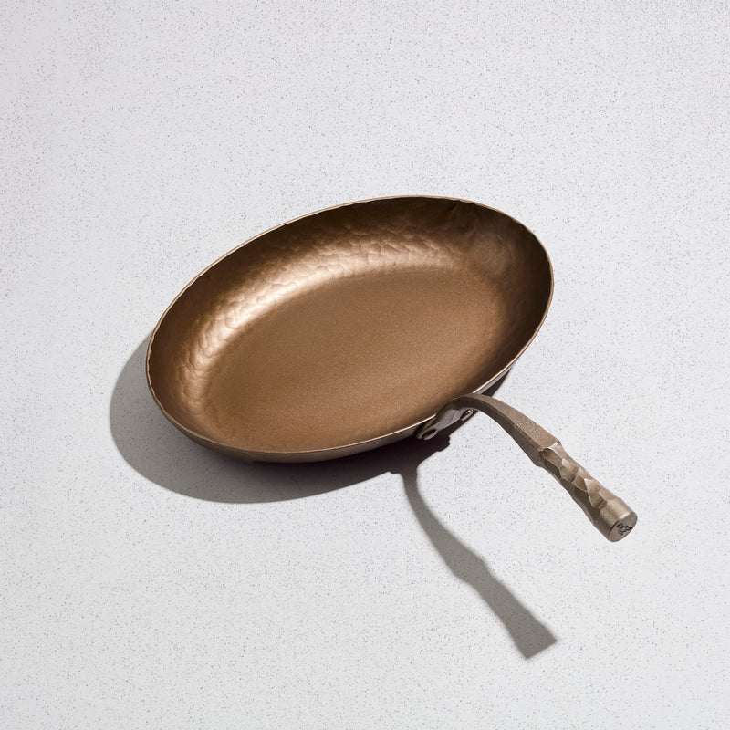 Load image into Gallery viewer, Smithey Ironware The Fish Skillet
