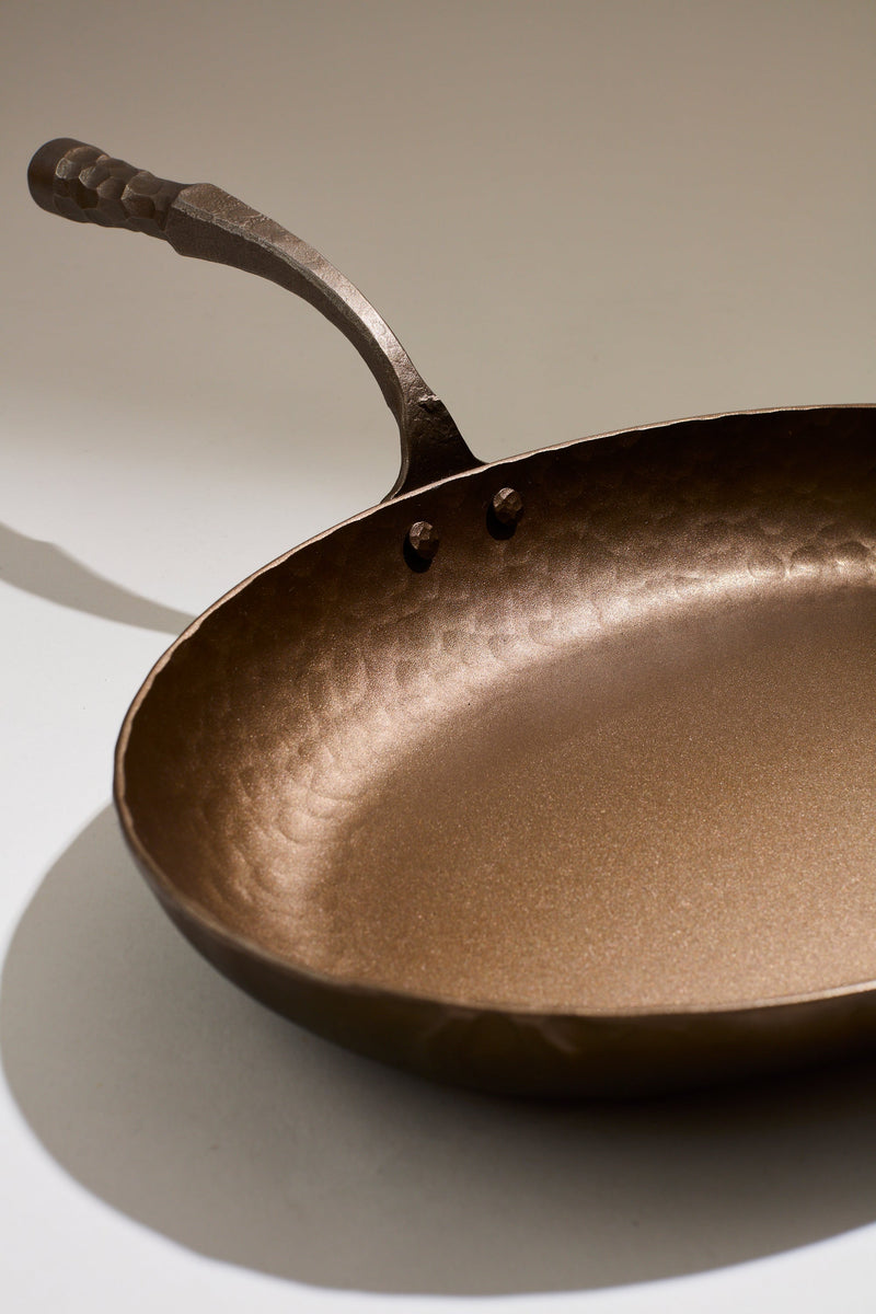 Load image into Gallery viewer, Smithey Ironware The Fish Skillet
