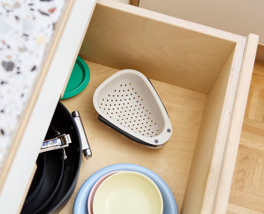 Joseph Joseph Droplet Mini White Colander with Folding Handle