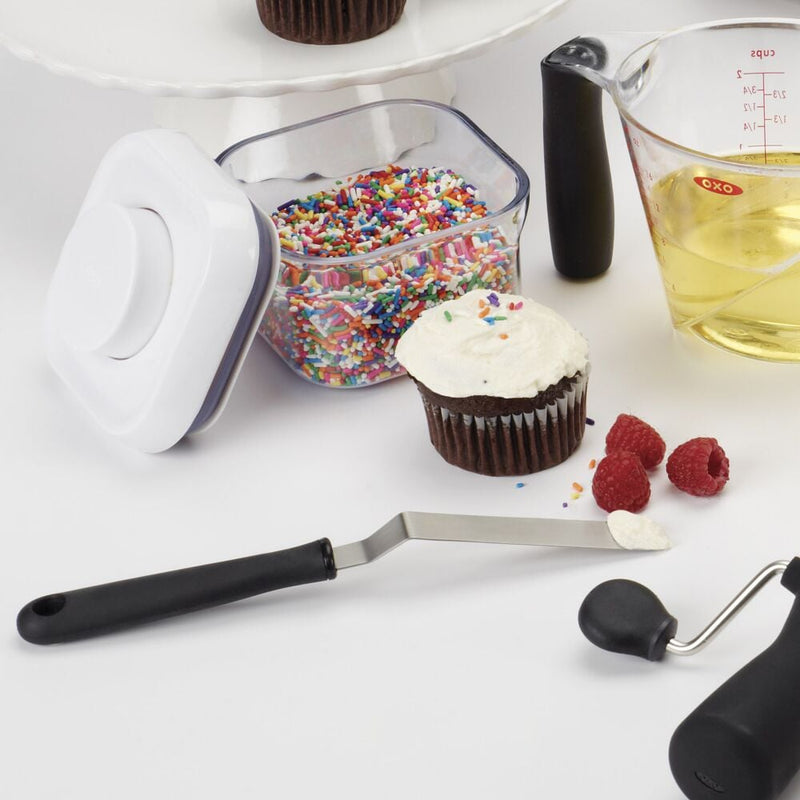 Load image into Gallery viewer, OXO Cupcake Icing Knife

