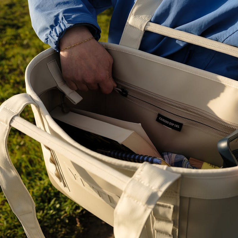 Load image into Gallery viewer, YETI Camino Zip 18L Carryall Tote Bag
