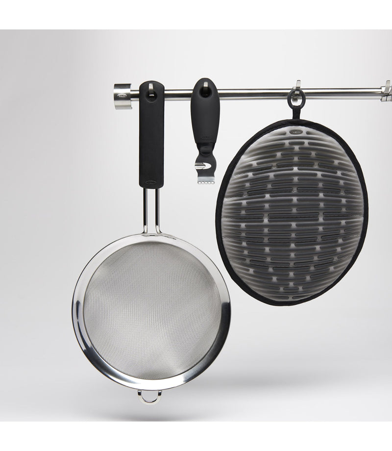 Load image into Gallery viewer, OXO 6&quot; Strainer
