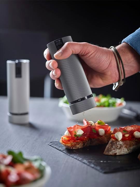 Load image into Gallery viewer, Peugeot Duo Line Electric Salt and Pepper Mill Set
