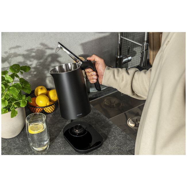 Load image into Gallery viewer, Zwilling Enfinigy 1-litre Cool Touch Kettle Pro
