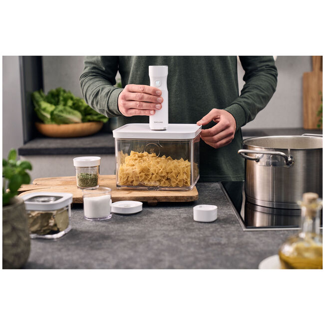 Load image into Gallery viewer, ZWILLING Fresh &amp; Save CUBE Container 2L / 21 cm, 4.2 Qt, Transparent-white
