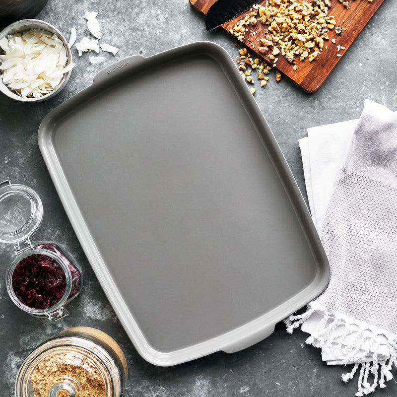 Load image into Gallery viewer, GreenPan Premiere Ovenware Ceramic Nonstick 18&quot; x 13&quot; Half Sheet Pan
