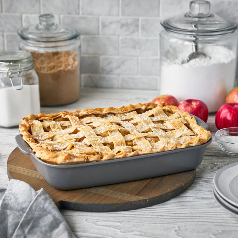 Load image into Gallery viewer, GreenPan Premiere Ovenware Ceramic Nonstick 13&quot; x 9&quot; Rectangular Baker
