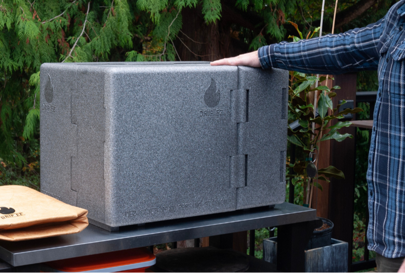 Load image into Gallery viewer, Drip EZ Rest EZ &#39;Que Crib Meat Resting Station - Includes Bamboo Cutting Board
