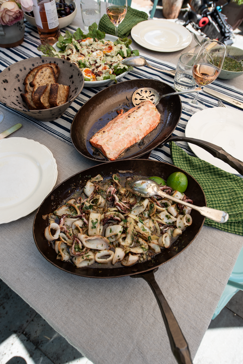 Load image into Gallery viewer, Smithey Ironware The Fish Skillet
