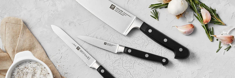 This Knife Set Comes With a Built-in Sharpener Block and Is 33% Off