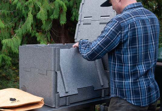 Drip EZ Rest EZ 'Que Crib Meat Resting Station - Includes Bamboo Cutting Board