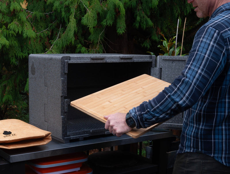 Load image into Gallery viewer, Drip EZ Rest EZ &#39;Que Crib Meat Resting Station - Includes Bamboo Cutting Board
