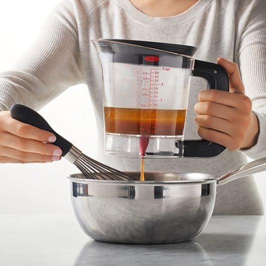 Load image into Gallery viewer, OXO Good Grips Gravy Fat Separator 4 Cup
