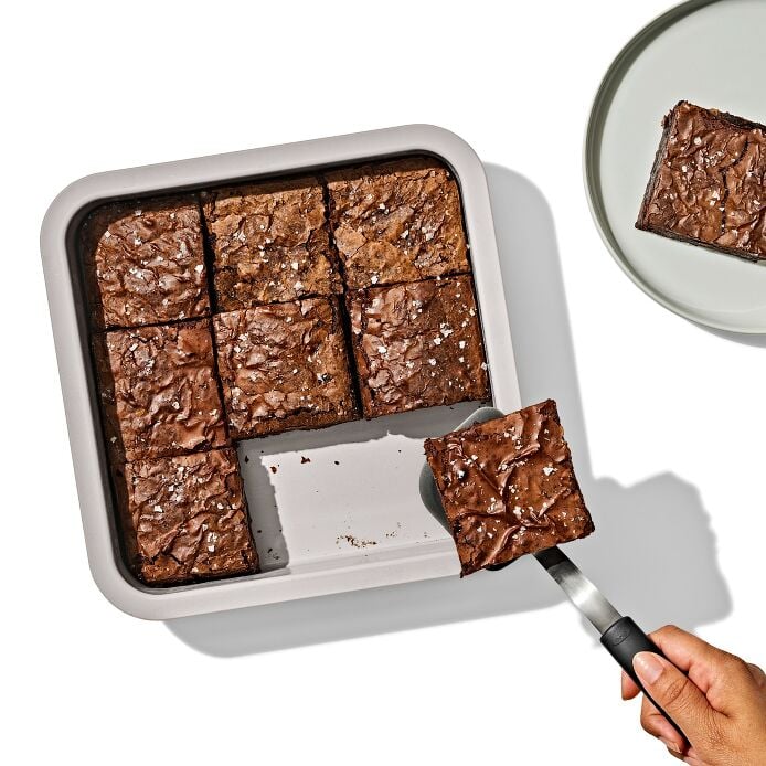 Load image into Gallery viewer, OXO Non-Stick Pro Ceramic Coated Metal Bakeware 9” Square Cake Pan
