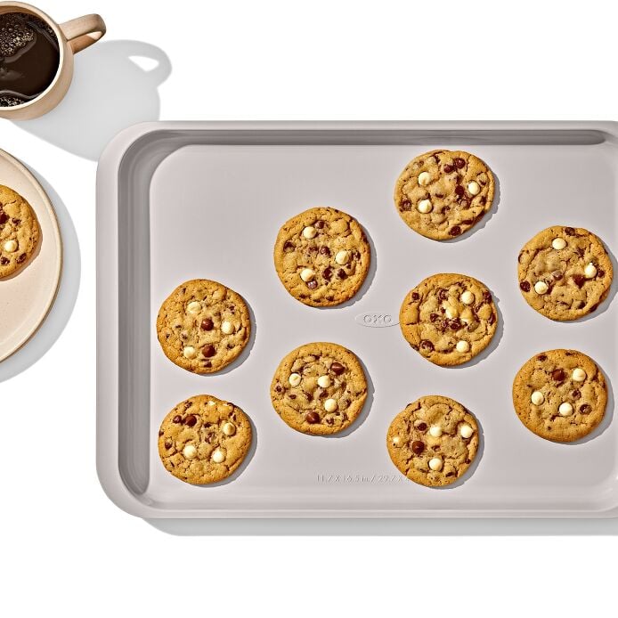 Load image into Gallery viewer, OXO Non-Stick Pro Ceramic Coated Metal Bakeware Half Sheet Pan
