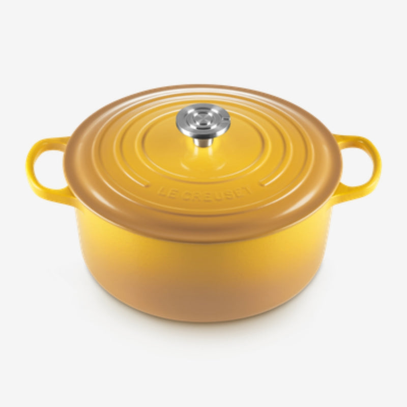 Load image into Gallery viewer, Le Creuset Round Dutch Oven 7 1/4 qt.
