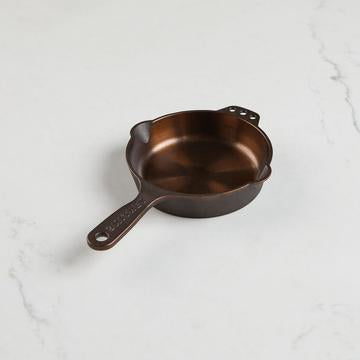 Load image into Gallery viewer, Smithey Ironware No. 6 Skillet
