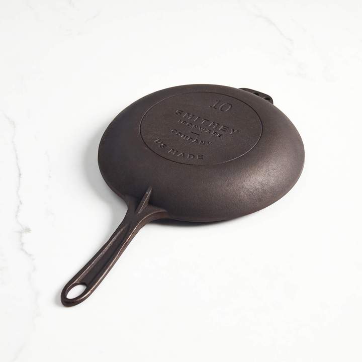 Load image into Gallery viewer, Smithey Ironware No. 10 Cast Iron Chef Skillet
