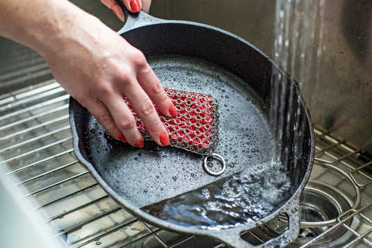 Lodge Silicone & Chainmail Scrubbing Pad, Red