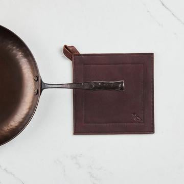 Load image into Gallery viewer, Smithey Ironware Full Grain Leather Potholder
