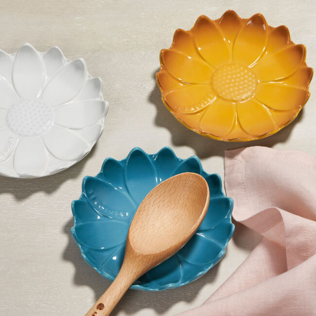Load image into Gallery viewer, Le Creuset Flower Spoon Rest
